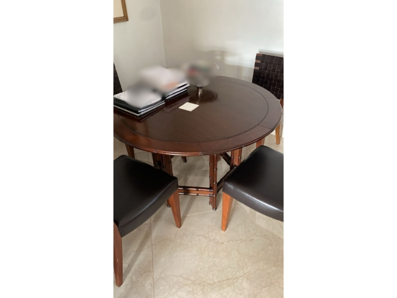 Mesa de Madeira redonda - leilão extrajudicial - Não informado BR - lance mínimo R$ 350