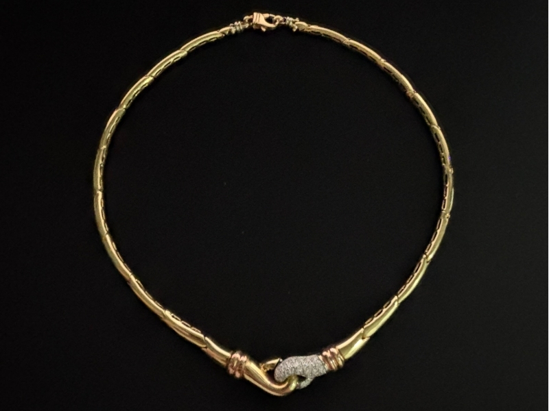 Gargantilha em ouro 18K e diamentes com acabamento polido, c - leilão extrajudicial - Não informado BR - lance mínimo R$ 13.900