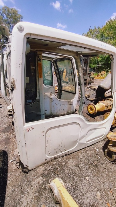 CABINE LIEBHEER - leilão extrajudicial - Não informado BR - lance mínimo R$ 2.000