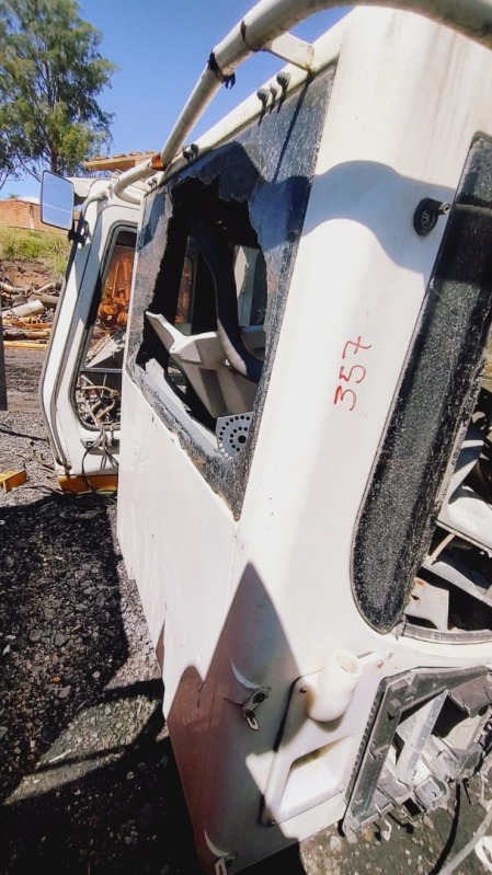 CABINE LIEBHEER - leilão extrajudicial - Não informado BR - lance mínimo R$ 2.000