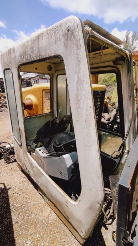 CABINE LIEBHER - leilão extrajudicial - Não informado BR - lance mínimo R$ 2.000