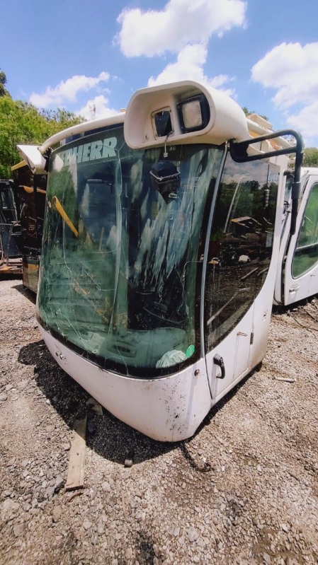 CABINE LIEBHEER (VAZIA ) - leilão extrajudicial - Não informado BR - lance mínimo R$ 2.000