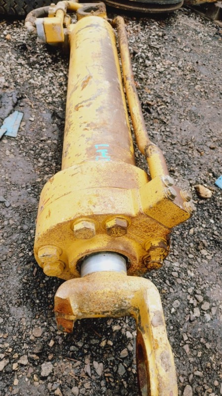 PISTÃO CAT 966H - leilão extrajudicial - Não informado BR - lance mínimo R$ 3.000