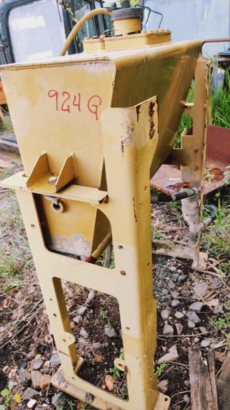 TANQUE HIDRAULICO CAT 924G - leilão extrajudicial - Não informado BR - lance mínimo R$ 1.000