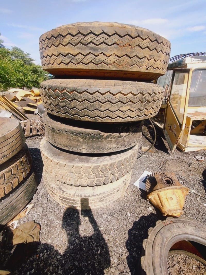 RODA COM PNEU 11.00-22 (5 UNIDADES ) - leilão extrajudicial - Não informado BR - lance mínimo R$ 1.000