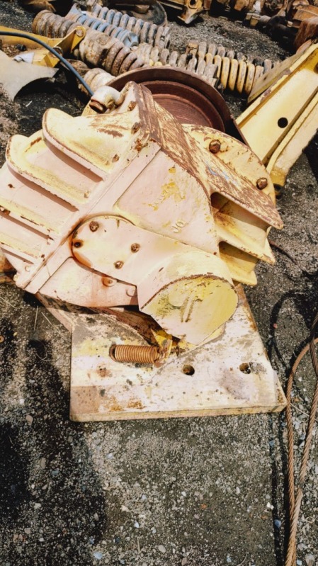 GUINCHO 100 TONELADAS - leilão extrajudicial - Não informado BR - lance mínimo R$ 8.000