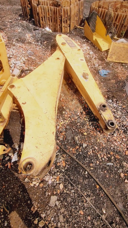 BRAÇO JCB 3C - leilão extrajudicial - Não informado BR - lance mínimo R$ 2.000