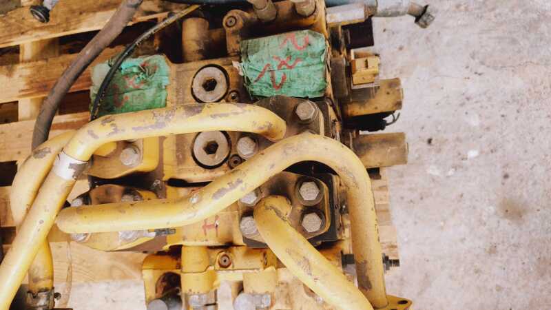 COMANDO HIDRAULICO CAT 950H - leilão extrajudicial - Não informado BR - lance mínimo R$ 2.000