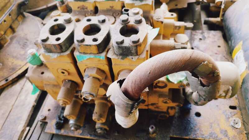 COMANDO HIDRAULICO CAT 966H - leilão extrajudicial - Não informado BR - lance mínimo R$ 2.000