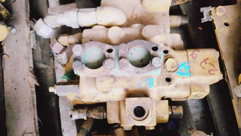 COMANDO HIDRAULICO CAT 966H - leilão extrajudicial - Não informado BR - lance mínimo R$ 3.000