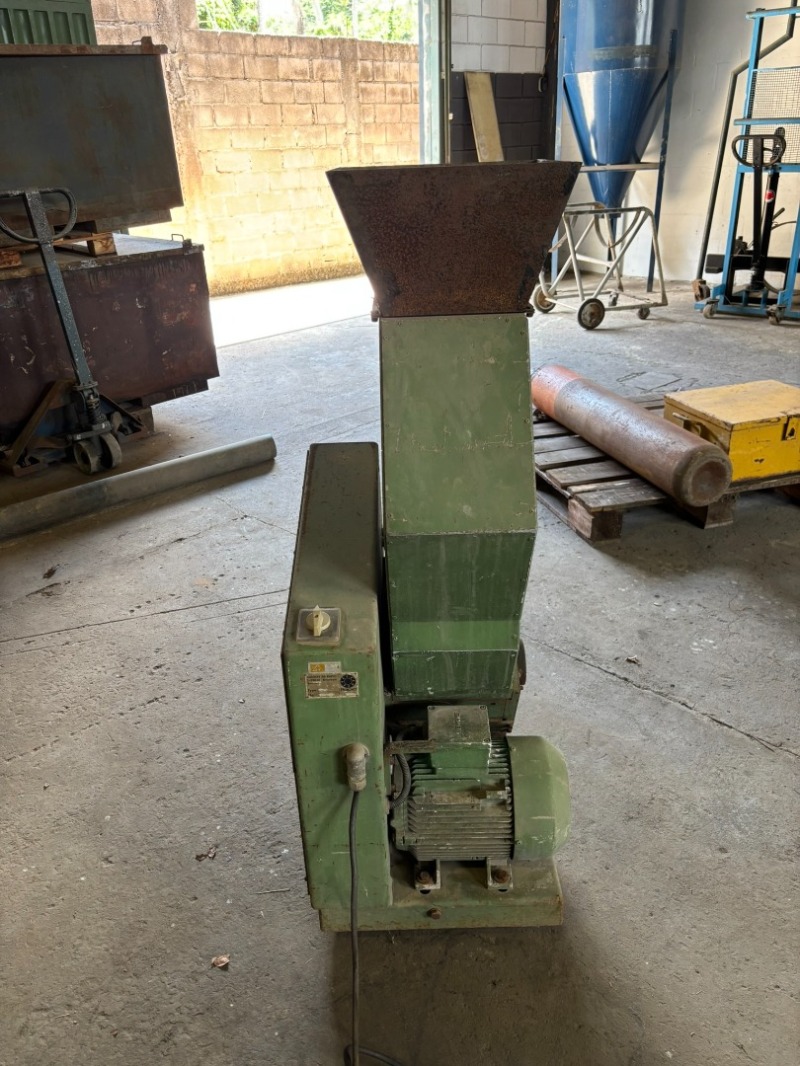 Moinho de Faca - Quatidade: 01 - Marca Rapid - Modelo Rapid - leilão extrajudicial - Não informado BR - lance mínimo R$ 6.700