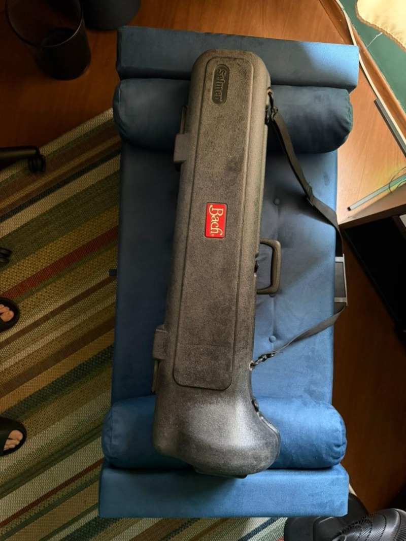 Trombone Vincent Bach Americano – Acompanha Case e Bocal Tro - leilão extrajudicial - Não informado BR - lance mínimo R$ 9.950