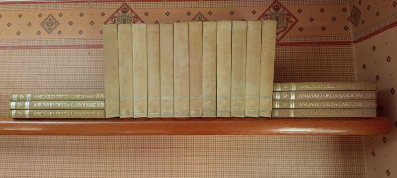 Enciclopédia Delta larousse vol 1 -12 e 7 anuarios. - leilão extrajudicial - Não informado BR - lance mínimo R$ 750