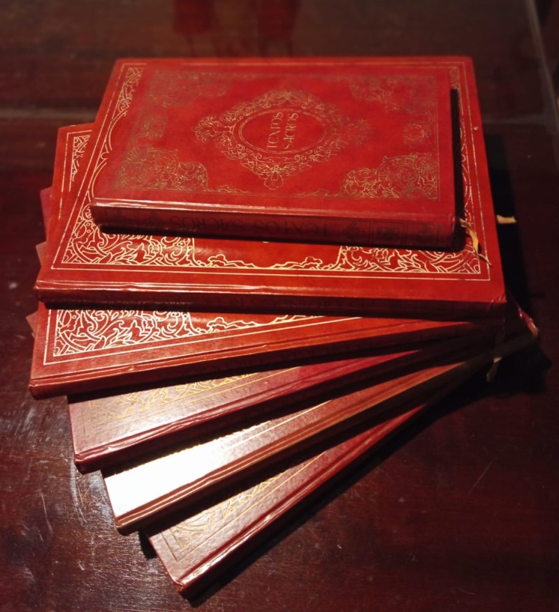 As Grandes Religiões e textos Sacros, 5 volumes, ed Abril Cu - leilão extrajudicial - Não informado BR - lance mínimo R$ 250