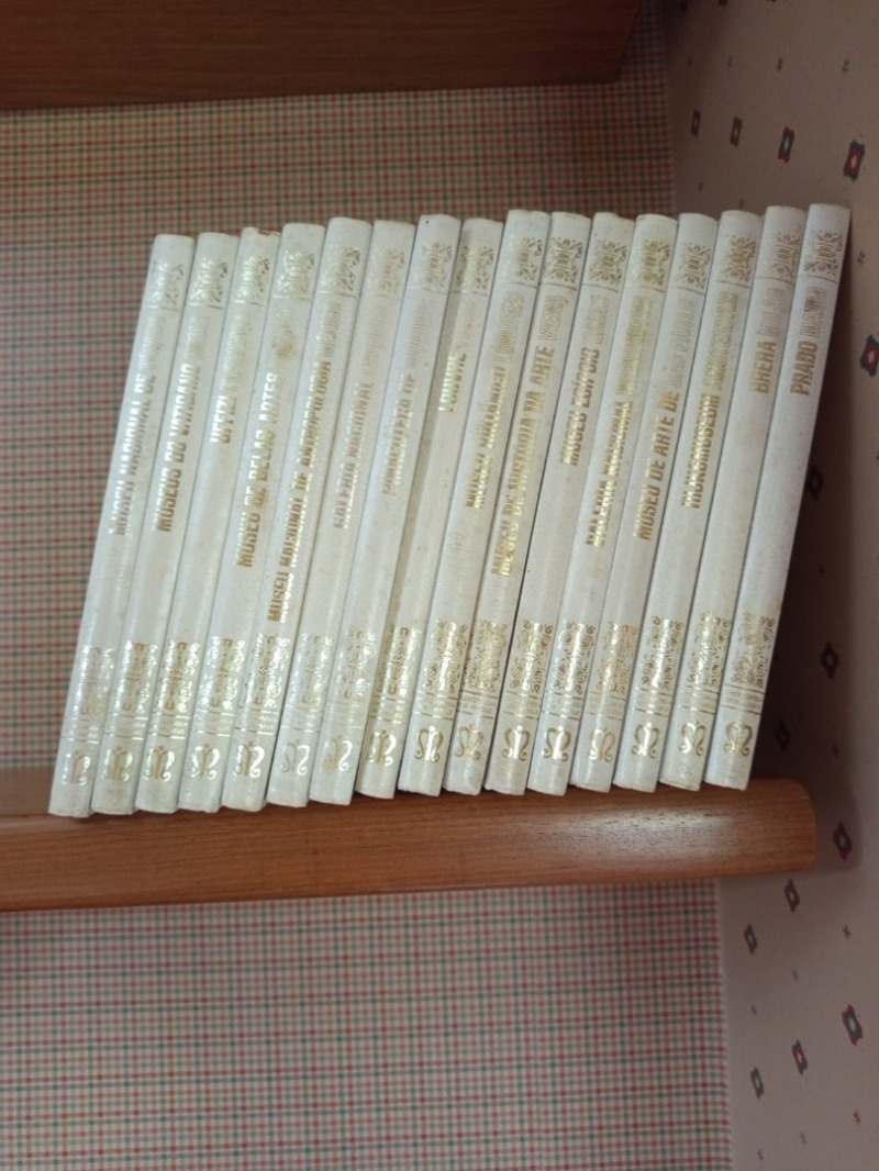 Enciclopédia dos Museus, ed Arnoldo Mondadori, 1968. Complet - leilão extrajudicial - Não informado BR - lance mínimo R$ 150