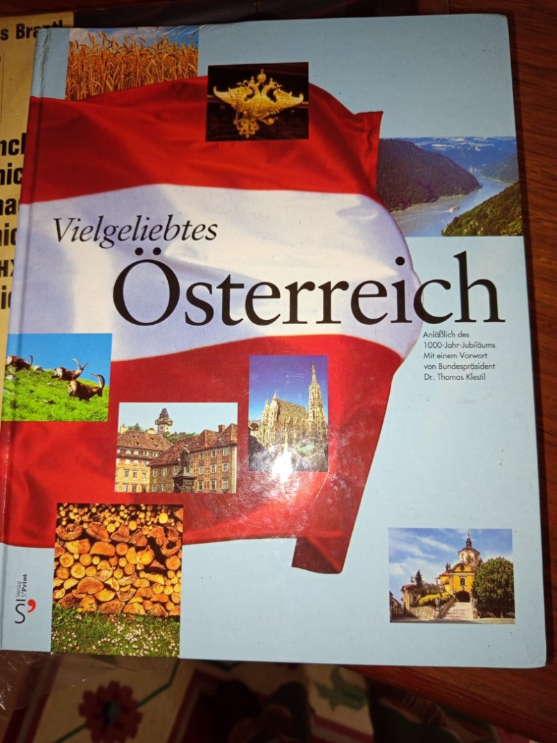Vielgeliebtes Osterreich, Hardcover 1993, by Sares Stefan - leilão extrajudicial - Não informado BR - lance mínimo R$ 180