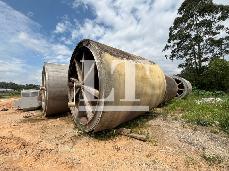 Um Filtro Engrossador de Papel - Dimensões: Altura 3,5m Larg - leilão extrajudicial - Não informado BR - lance mínimo R$ 75.000