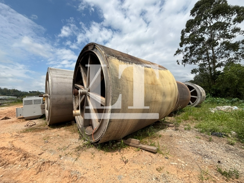 Um Filtro Engrossador de Papel - Dimensões: Altura 3,5m Larg - leilão extrajudicial - Não informado BR - lance mínimo R$ 95.000