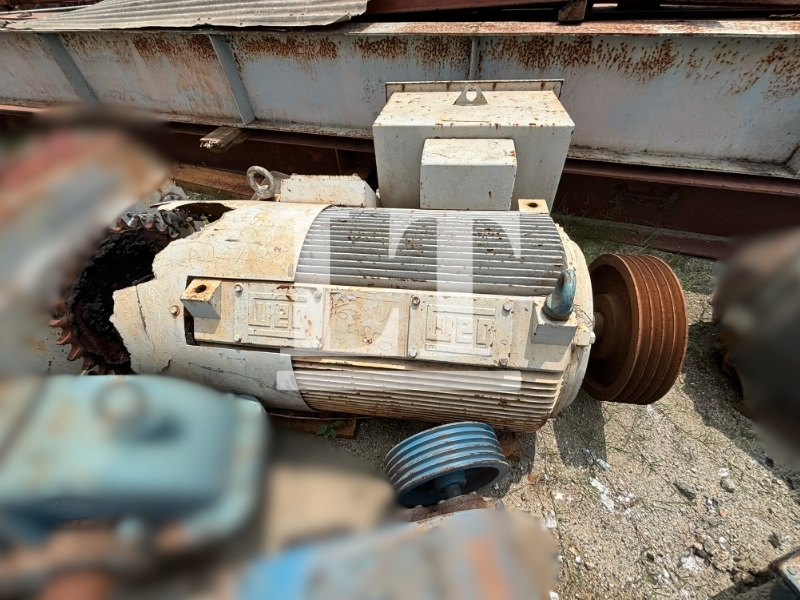 Um motor - Marca Weg - Kw(cv) 250 6 Polos HGF - leilão extrajudicial - Não informado BR - lance mínimo R$ 18.000