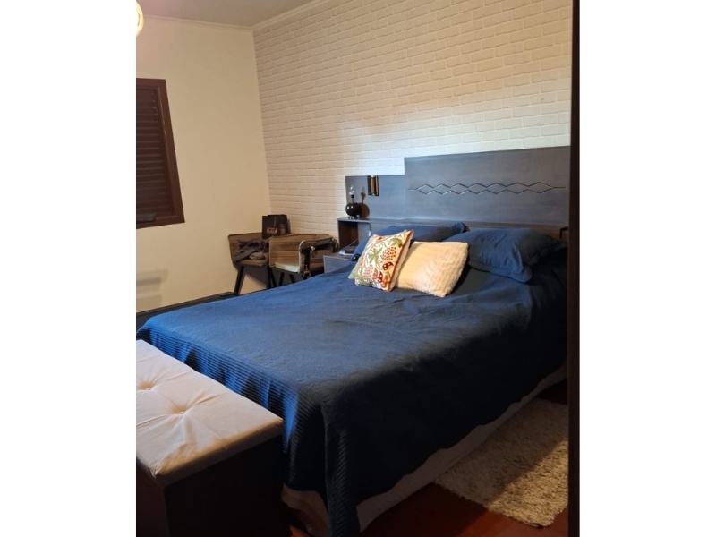Casa com 331m², 4 quartos e 4 vagas